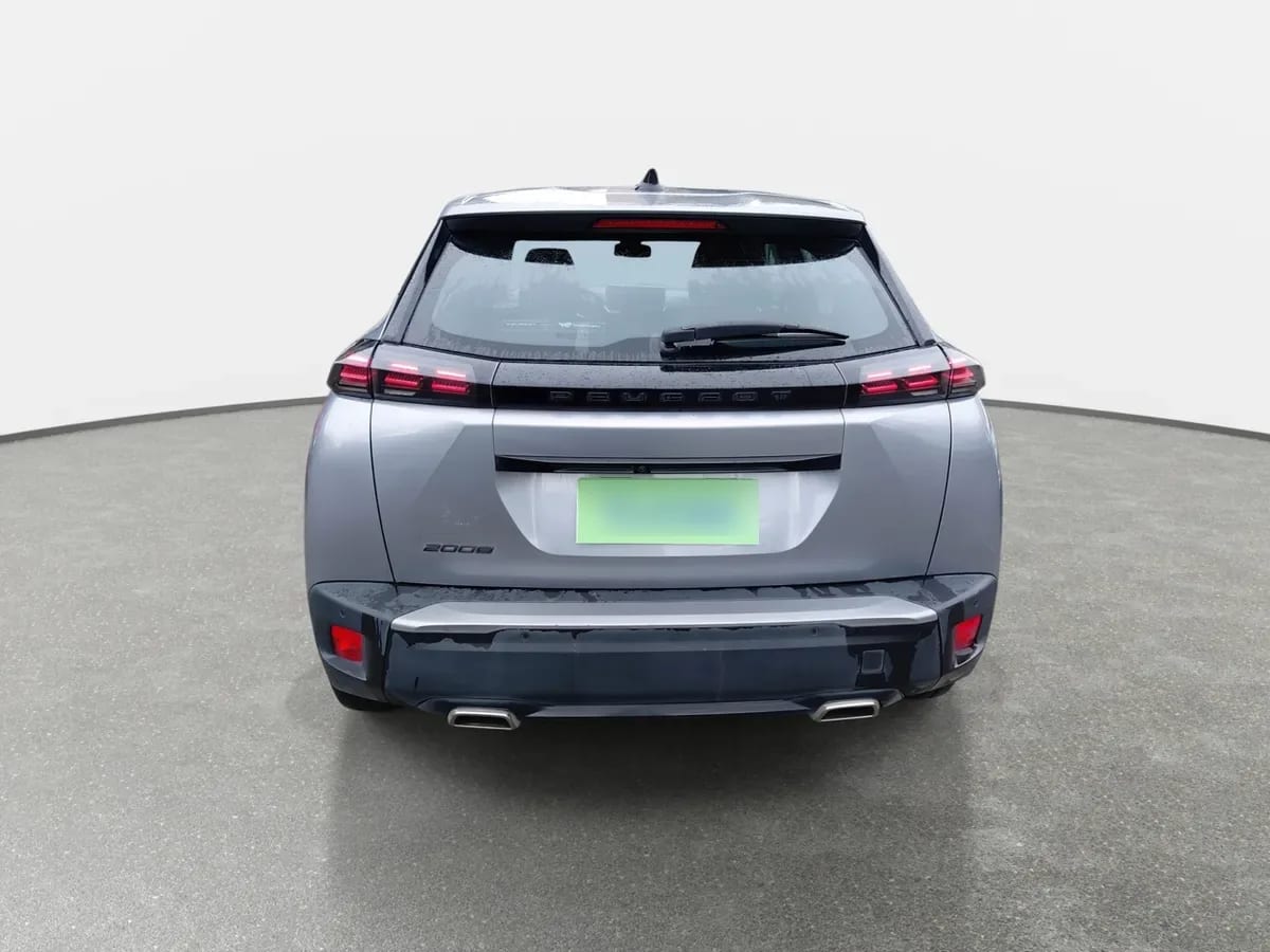 Peugeot 2008 1.2 Active Pack Puretech 130hp 4x2 Mt 5p año 2024