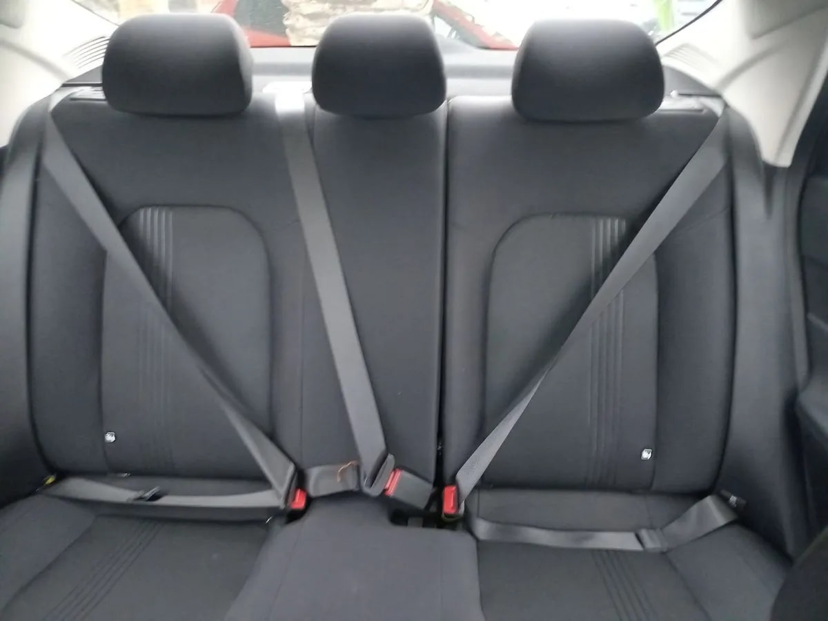 Hyundai Accent 1.5 Desing 4x2 At 4p año 2025