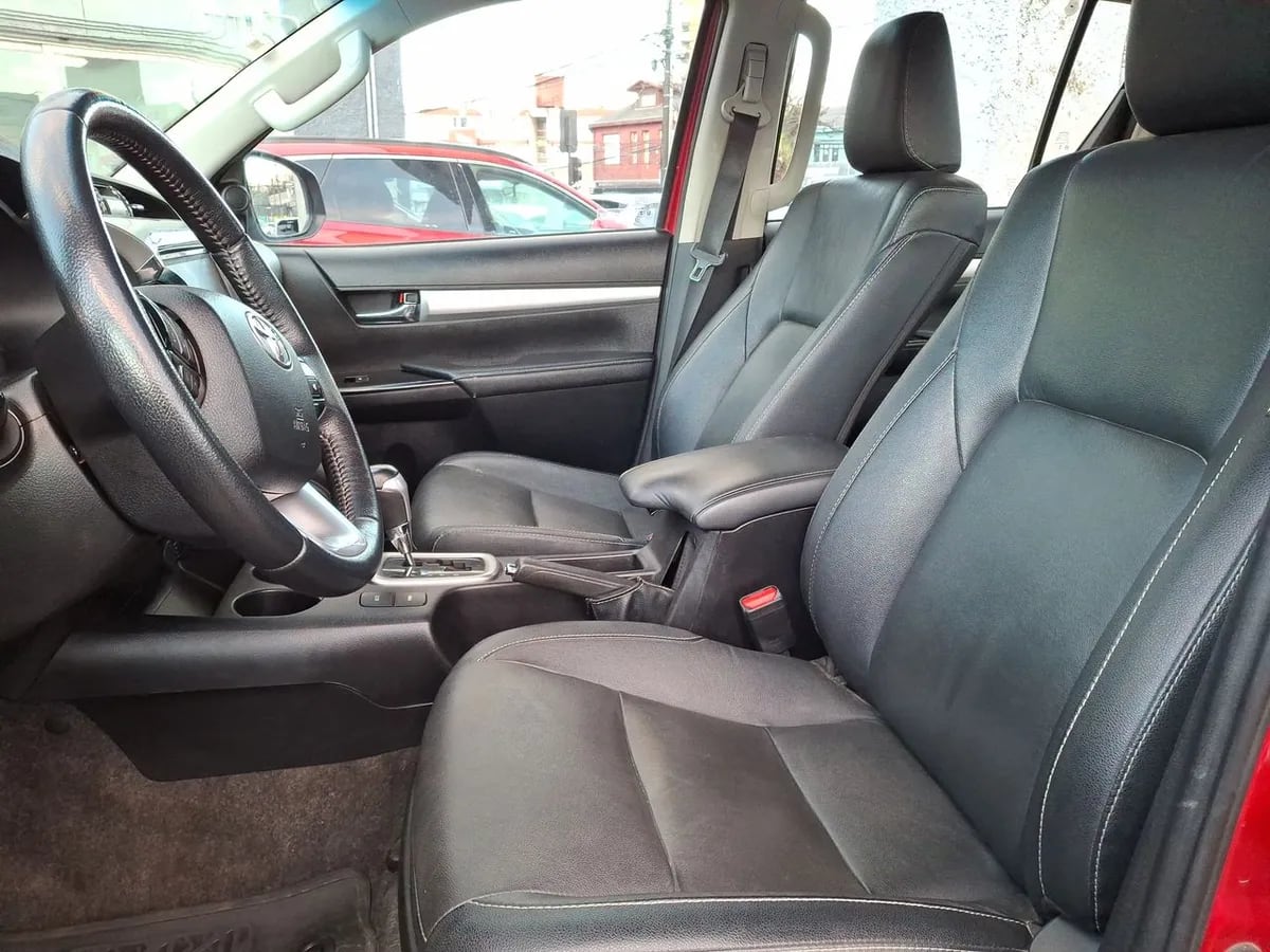 Toyota Hilux 2.8 Srv Diesel 4x4 Dob. Cab. At 4p año 2024