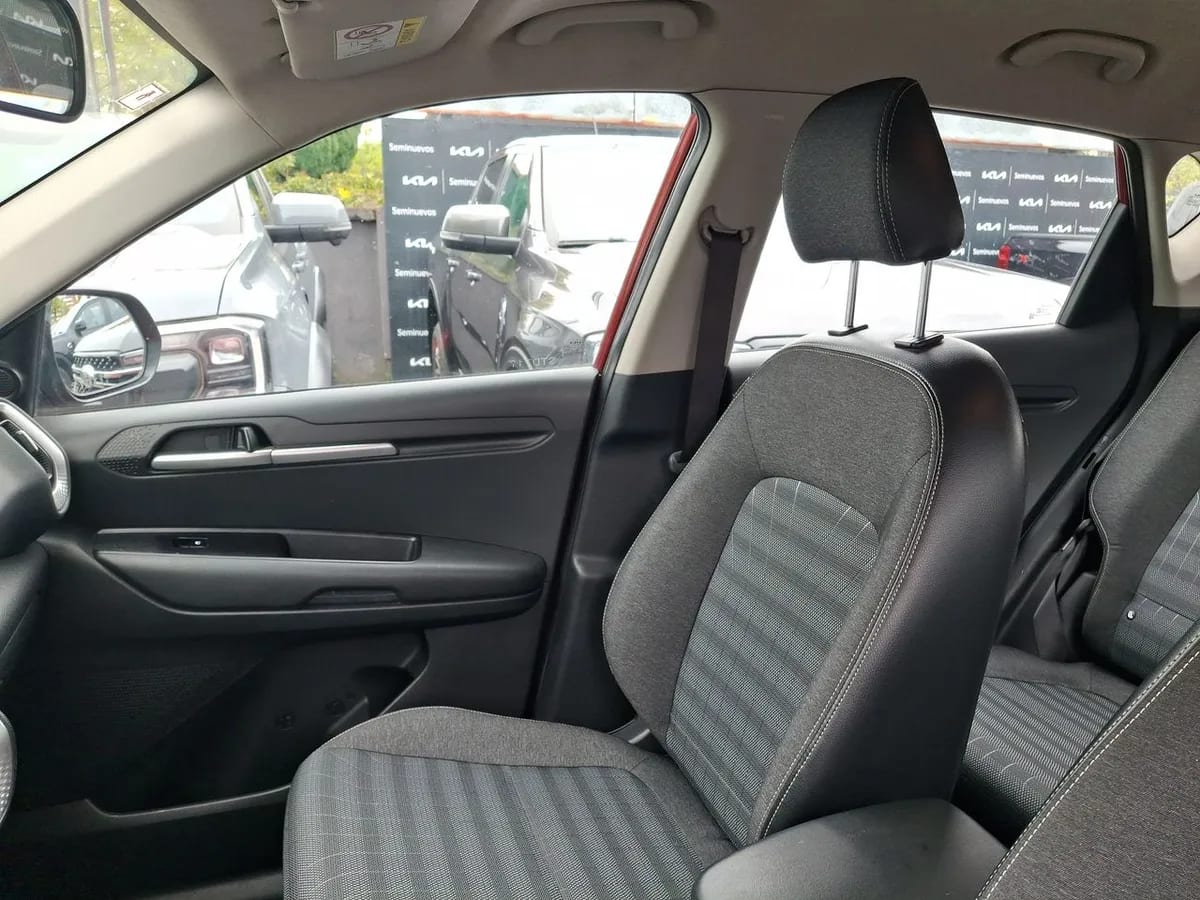 Kia Sonet 1.5 Ex Plus 4x2 6ab 6mt 5p año 2023