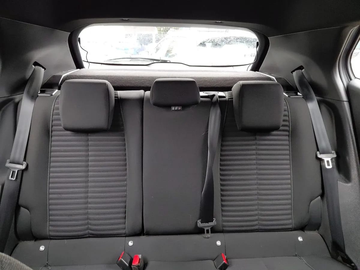 Peugeot 2008 1.2 Active Pack Puretech 130hp 4x2 Mt 5p año 2024