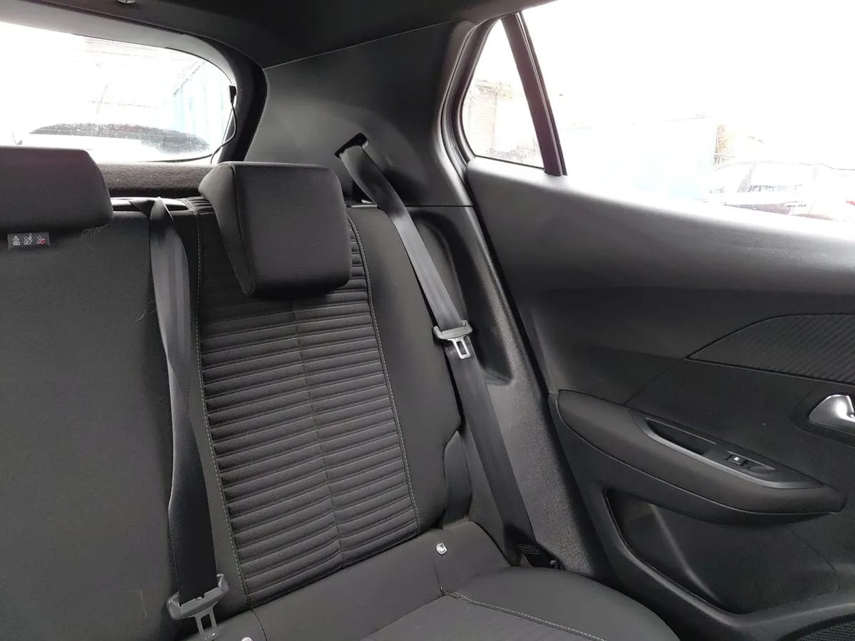 Peugeot 2008 1.2 Active Pack Puretech 130hp 4x2 Mt 5p año 2024