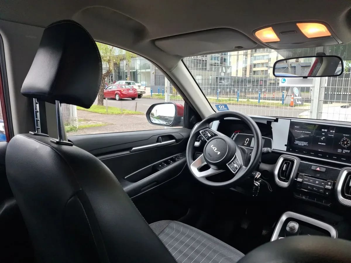 Kia Sonet 1.5 Ex Plus 4x2 6ab 6mt 5p año 2023