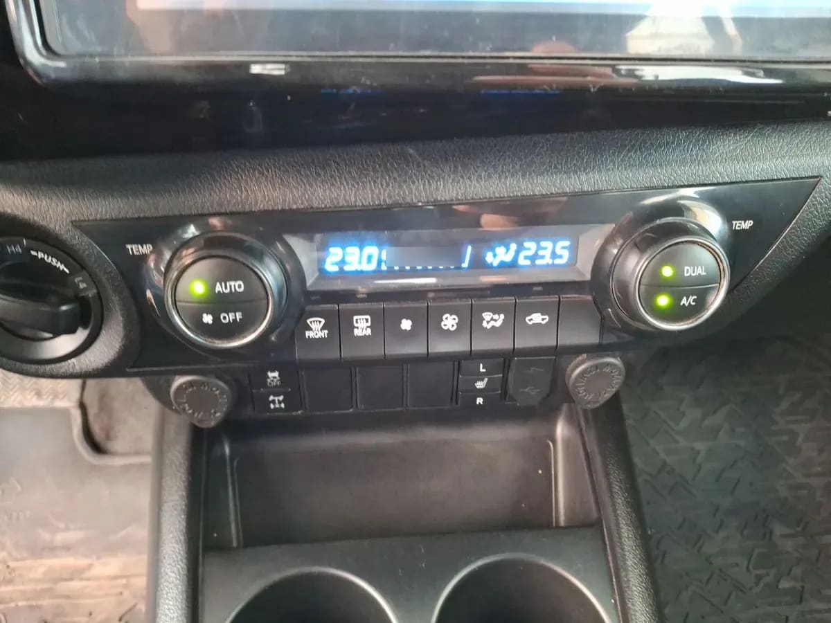 Toyota Hilux 2.8 Srv Diesel 4x4 Dob. Cab. At 4p año 2024