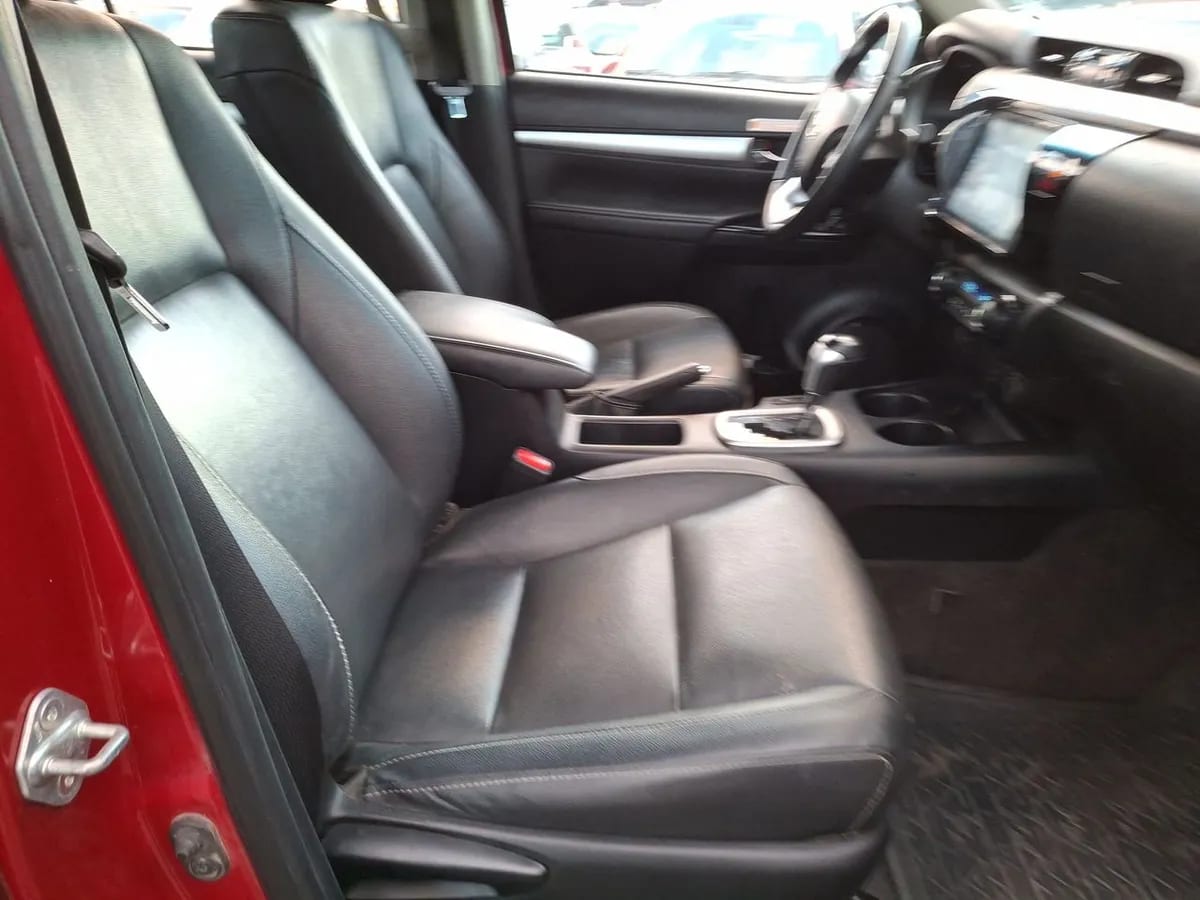 Toyota Hilux 2.8 Srv Diesel 4x4 Dob. Cab. At 4p año 2024
