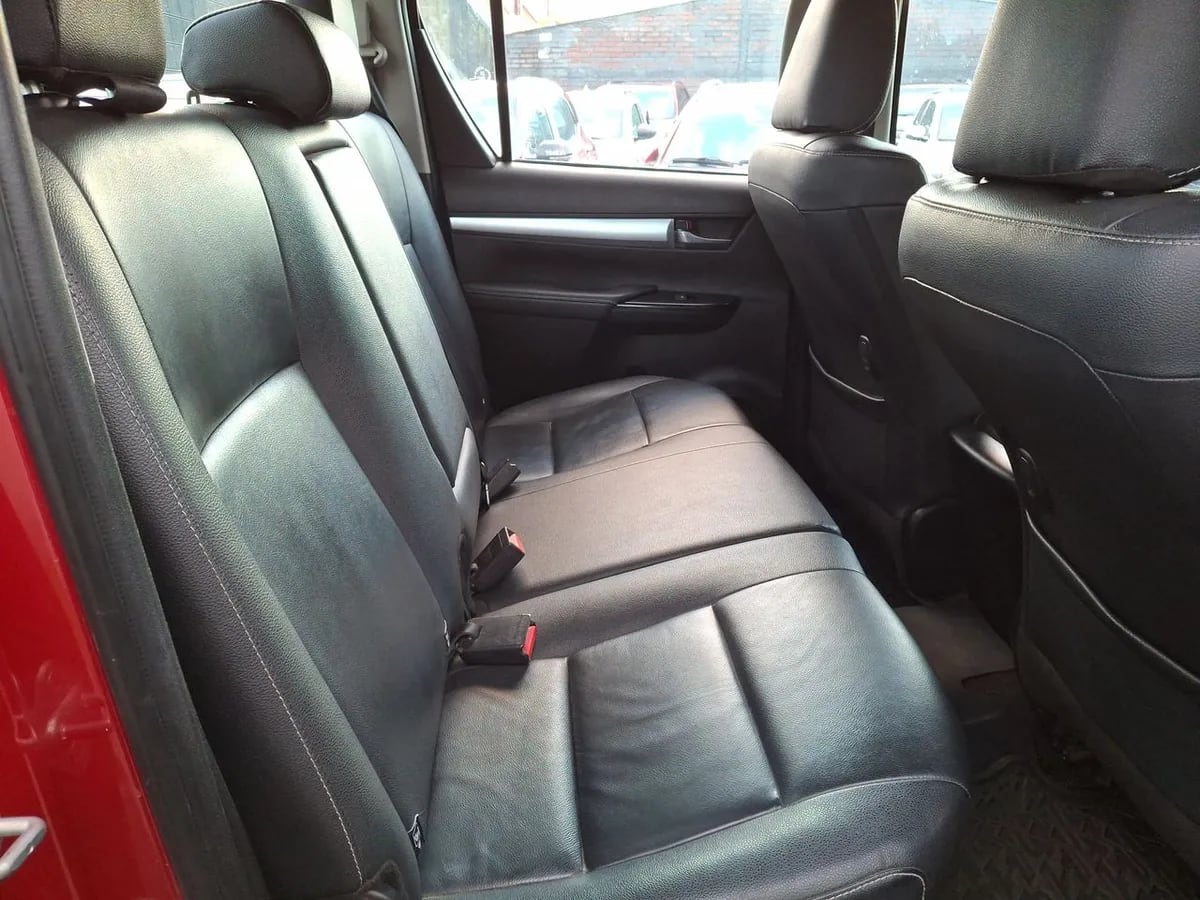 Toyota Hilux 2.8 Srv Diesel 4x4 Dob. Cab. At 4p año 2024