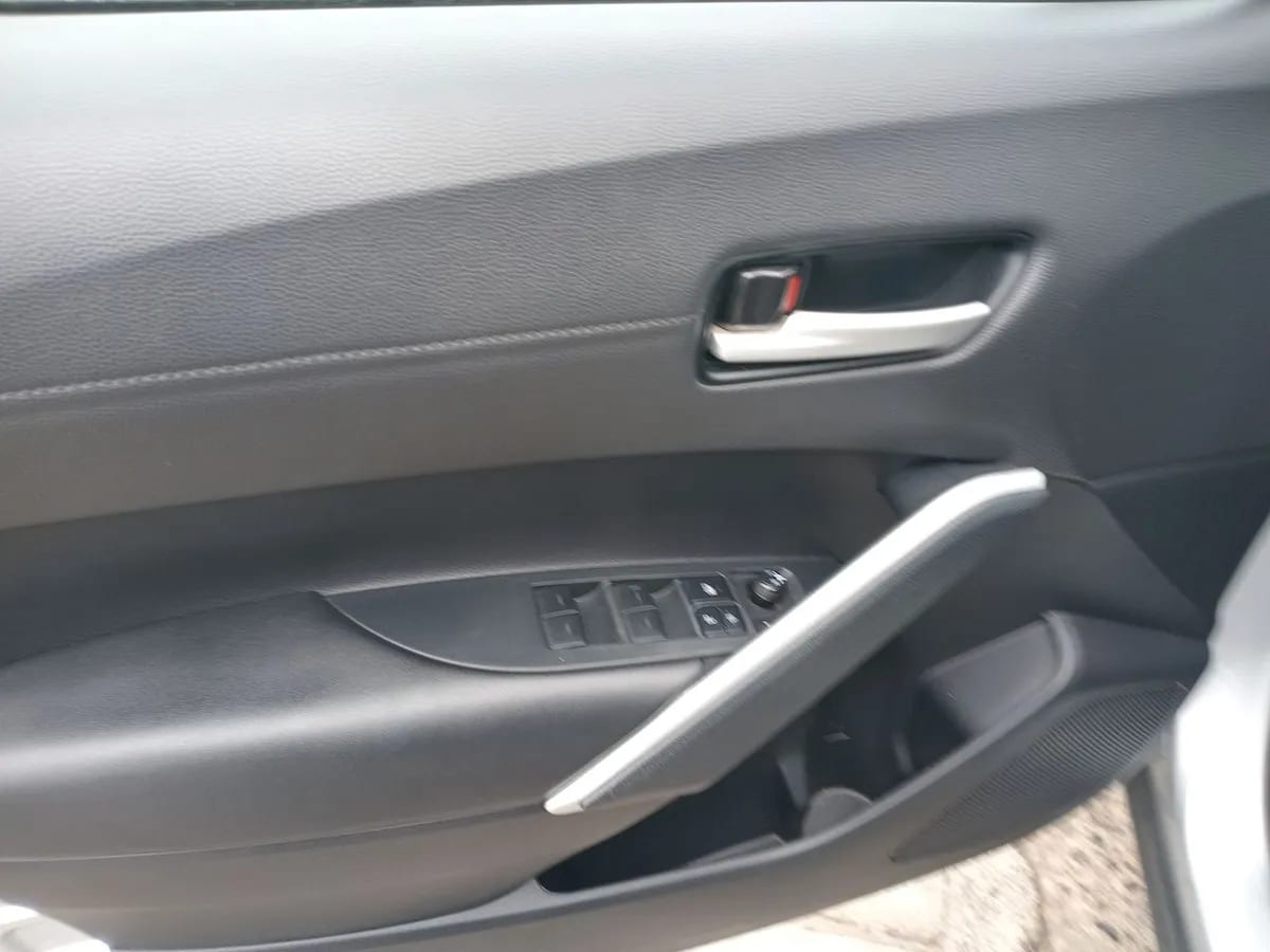 Toyota Corolla Cross 2.0 Seg 4x2 Cvt At 5p año 2023