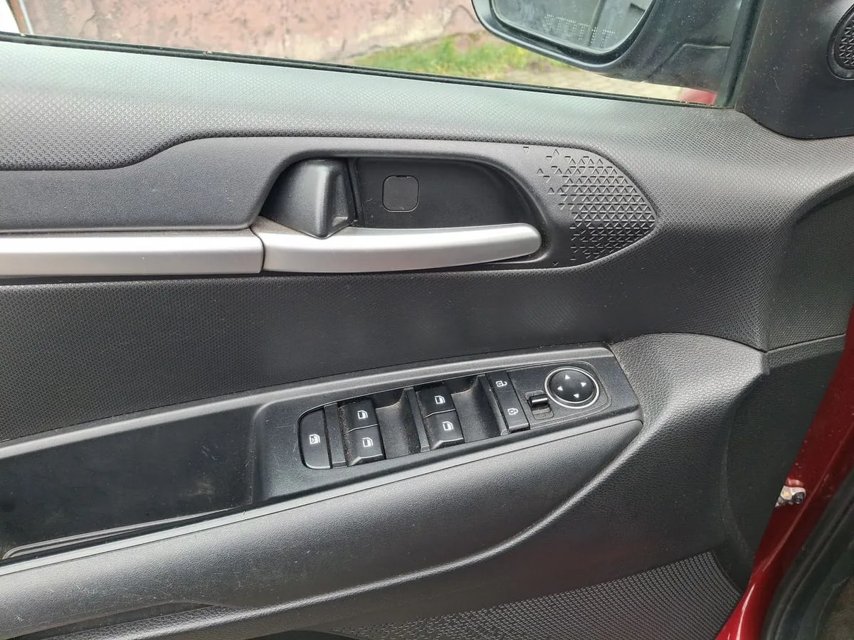 Kia Sonet 1.5 Ex Plus 4x2 6ab 6mt 5p año 2023