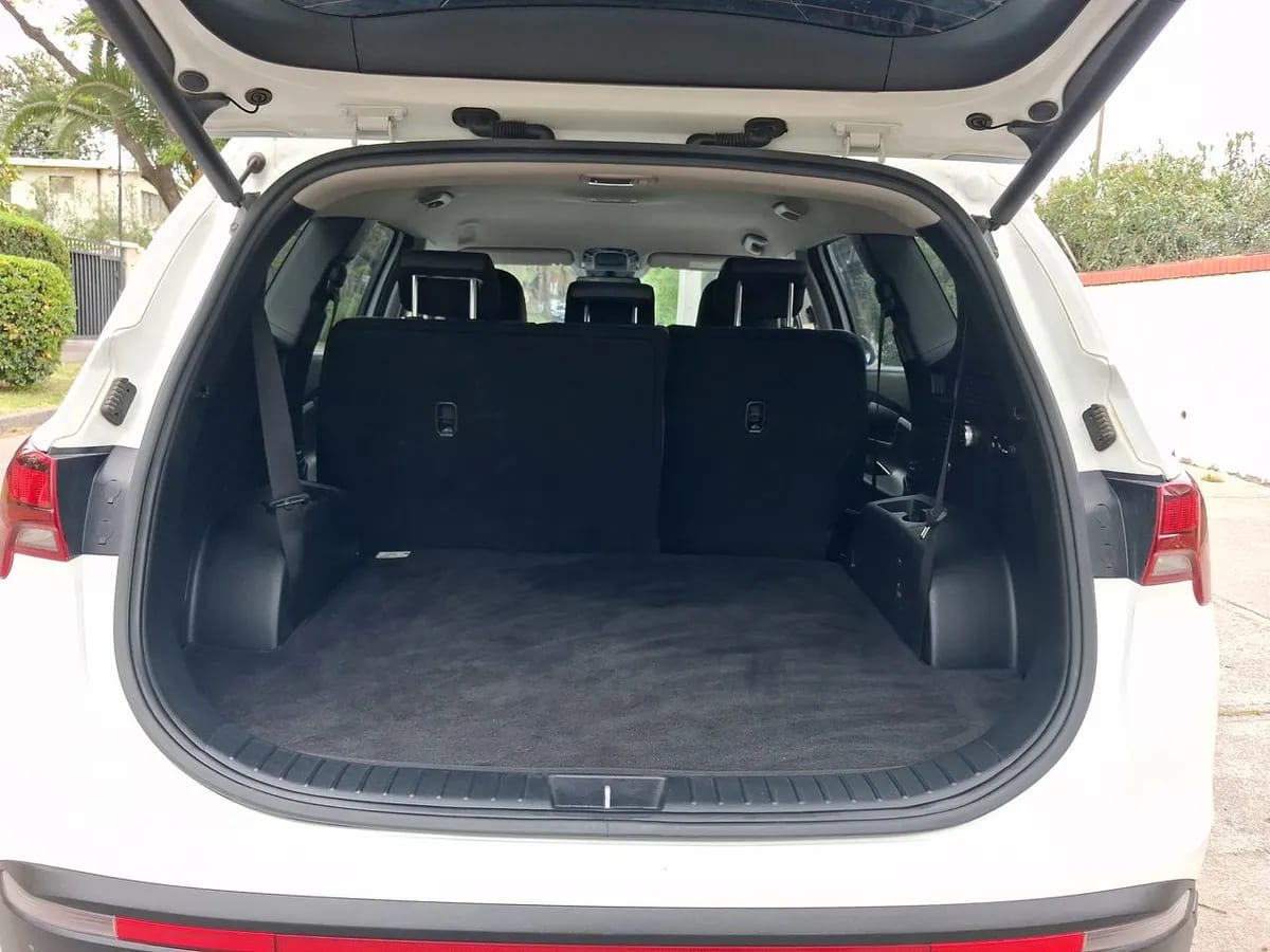 Hyundai Santa Fe 2.2 Value Fl Crdi Diesel 4wd At 5p año 2024