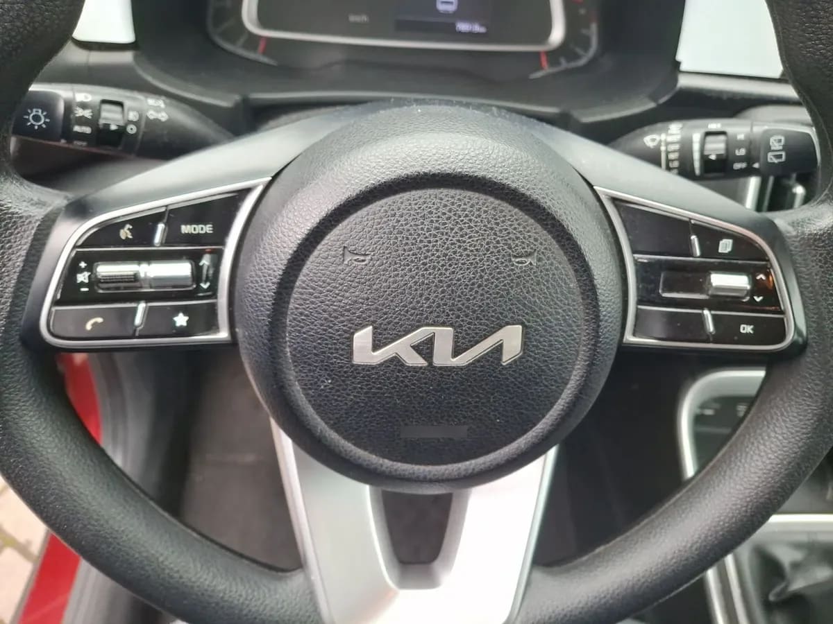 Kia Sonet 1.5 Ex Plus 4x2 6ab 6mt 5p año 2023