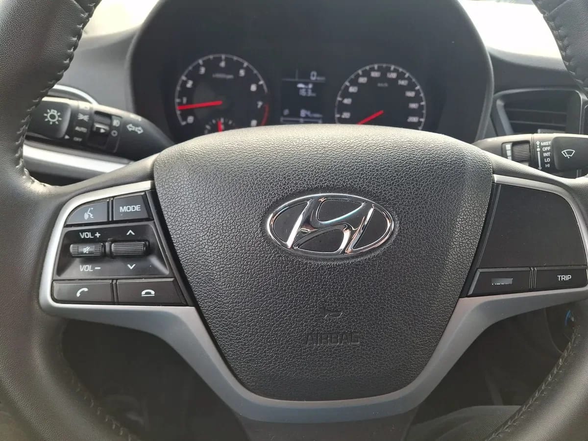 Hyundai Accent 1.4 Hci Value 4x2 Mt 4p año 2023