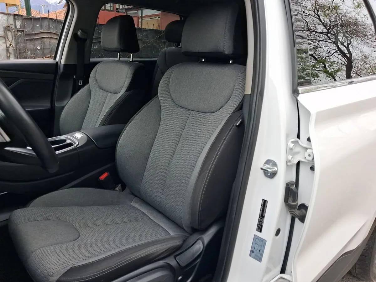 Hyundai Santa Fe 2.2 Value Fl Crdi Diesel 4wd At 5p año 2024