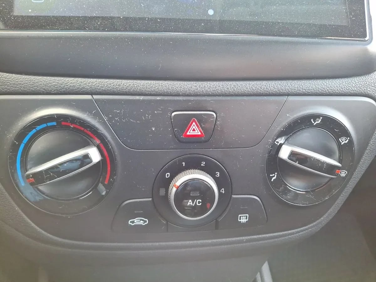 Hyundai Accent 1.4 Hci Value 4x2 Mt 4p año 2023