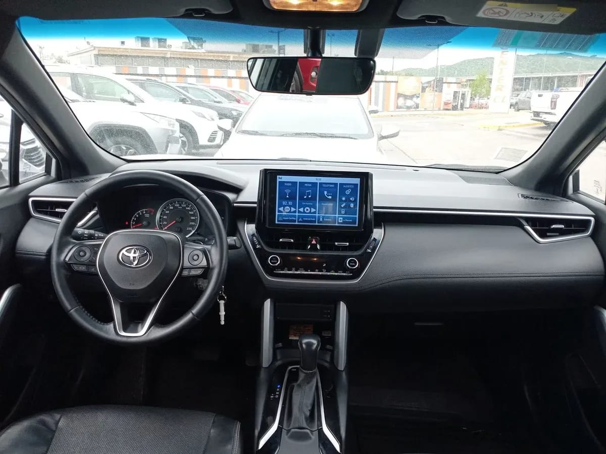 Toyota Corolla Cross 2.0 Seg 4x2 Cvt At 5p año 2023