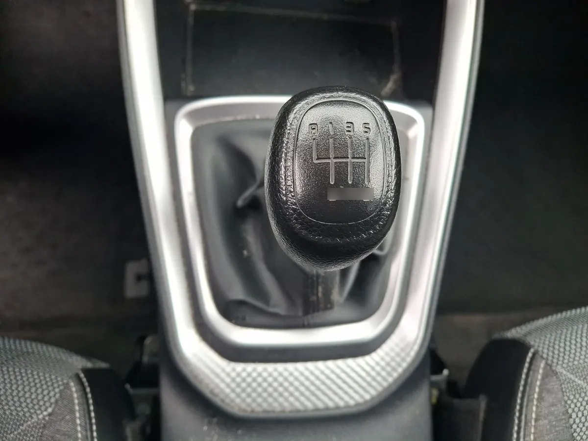 Kia Sonet 1.5 Ex Plus 4x2 6ab 6mt 5p año 2023