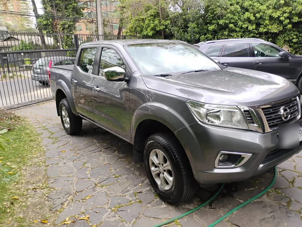 NISSAN NP300 2.3 D Navara Dc Xe Mt 4x4 Diesel año 2020