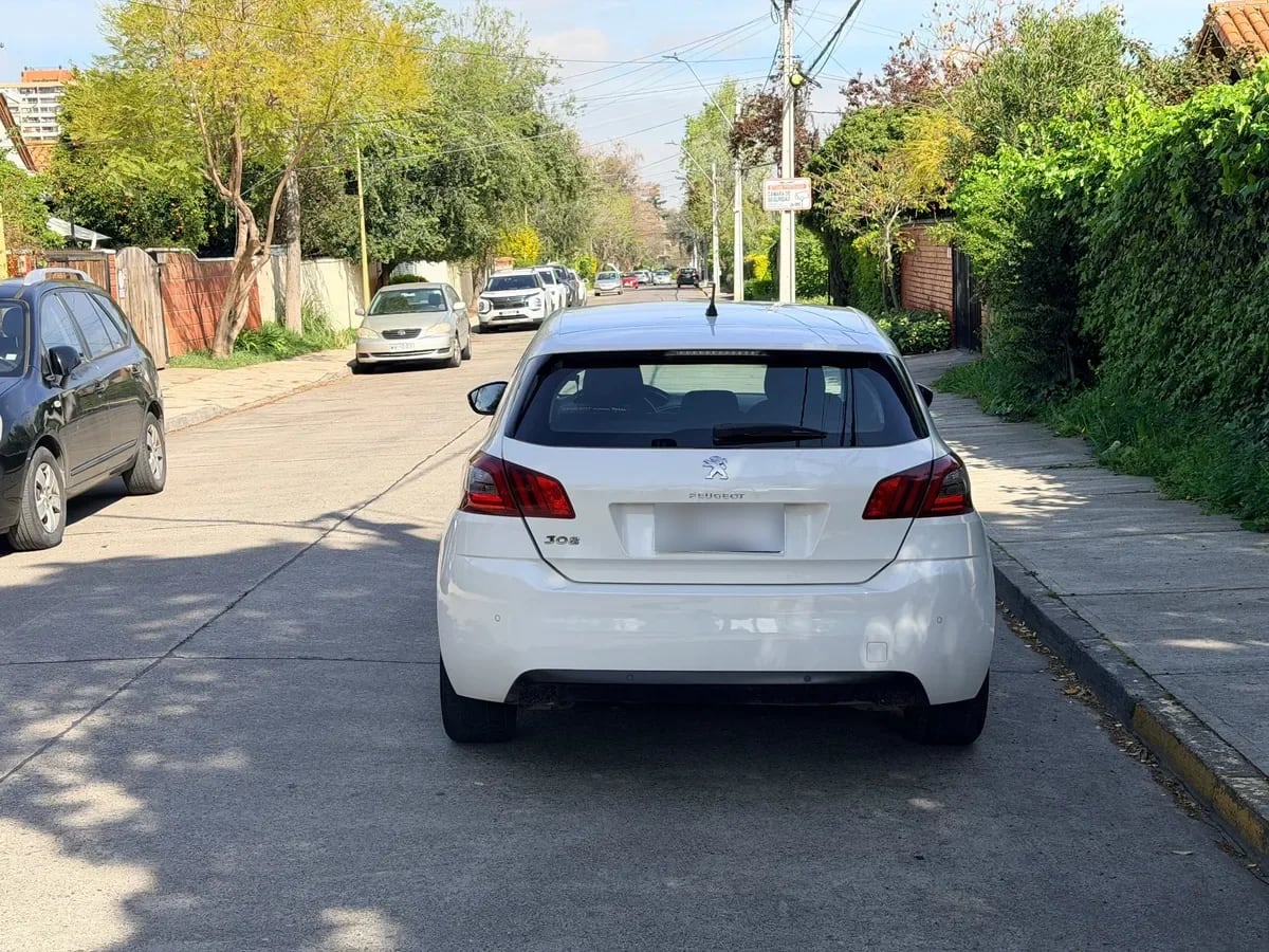 PEUGEOT 308 1.5 Active Pack Bluehdi 130 Mt Diesel año 2021
