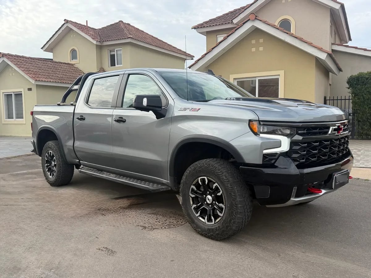 CHEVROLET SILVERADO 6.2 Zr2 At 4x4 año 2024