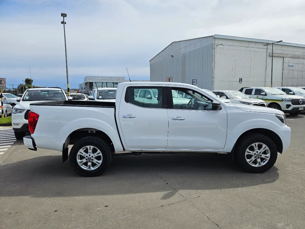 Nissan Navara Navara Dc 4x2 2.3tdi Xe año 2021