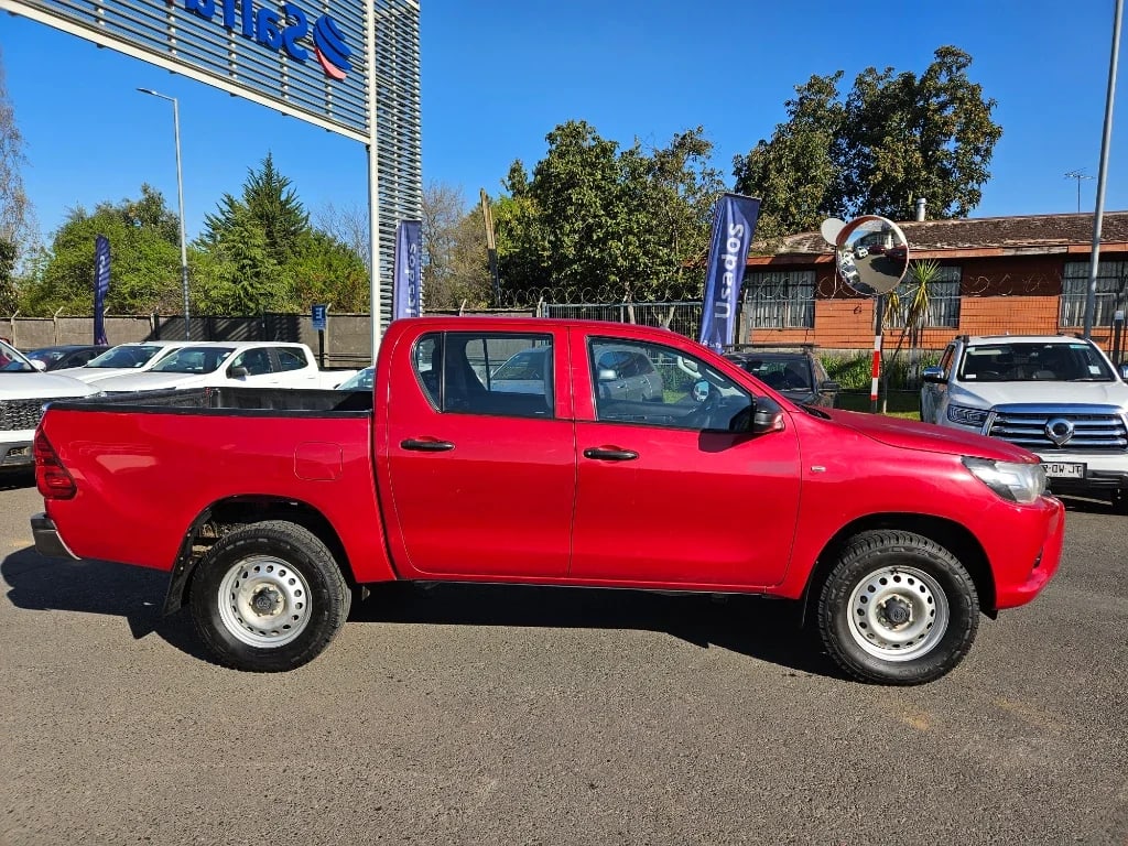 Toyota Hilux Dx Dcab Mt 4x4 2.4 año 2024