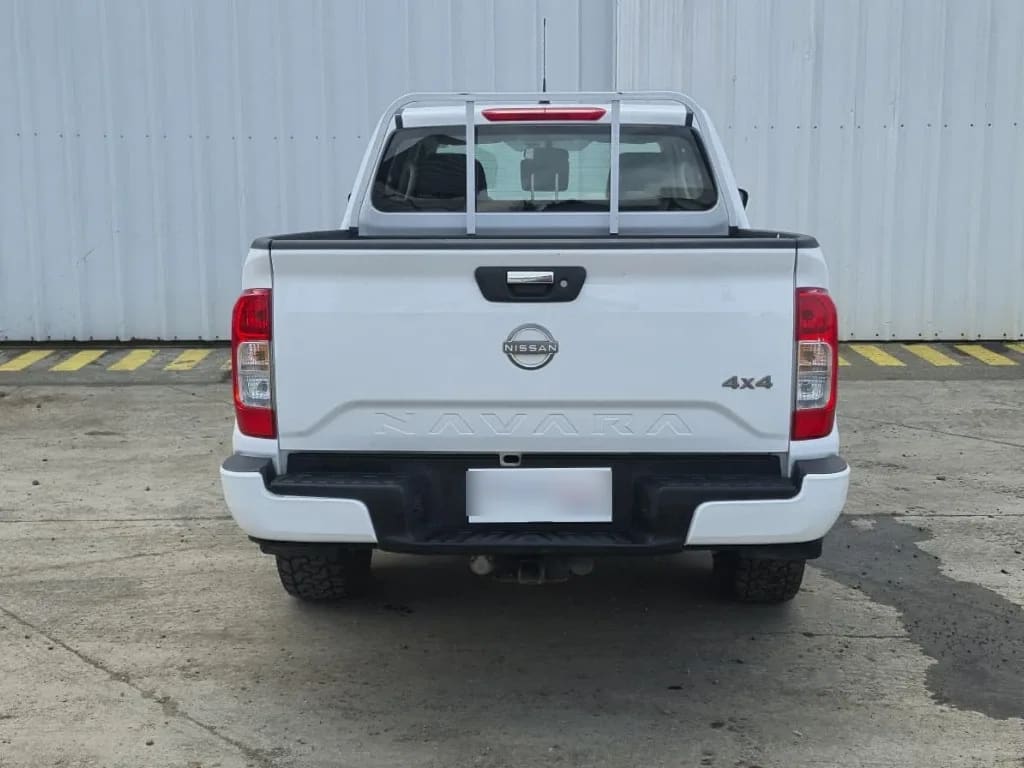 Nissan Navara Navara Se D Cab Mt 4x4 2.3 año 2023