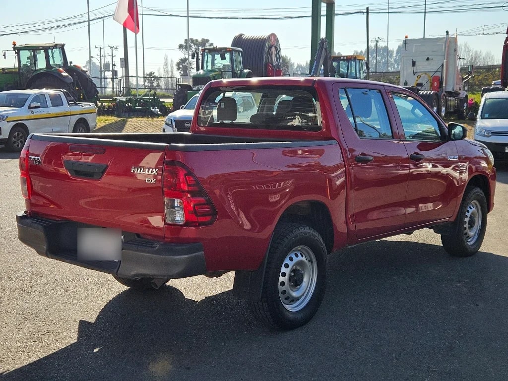 Toyota Hilux Dx Dcab Mt 4x4 2.4 año 2024