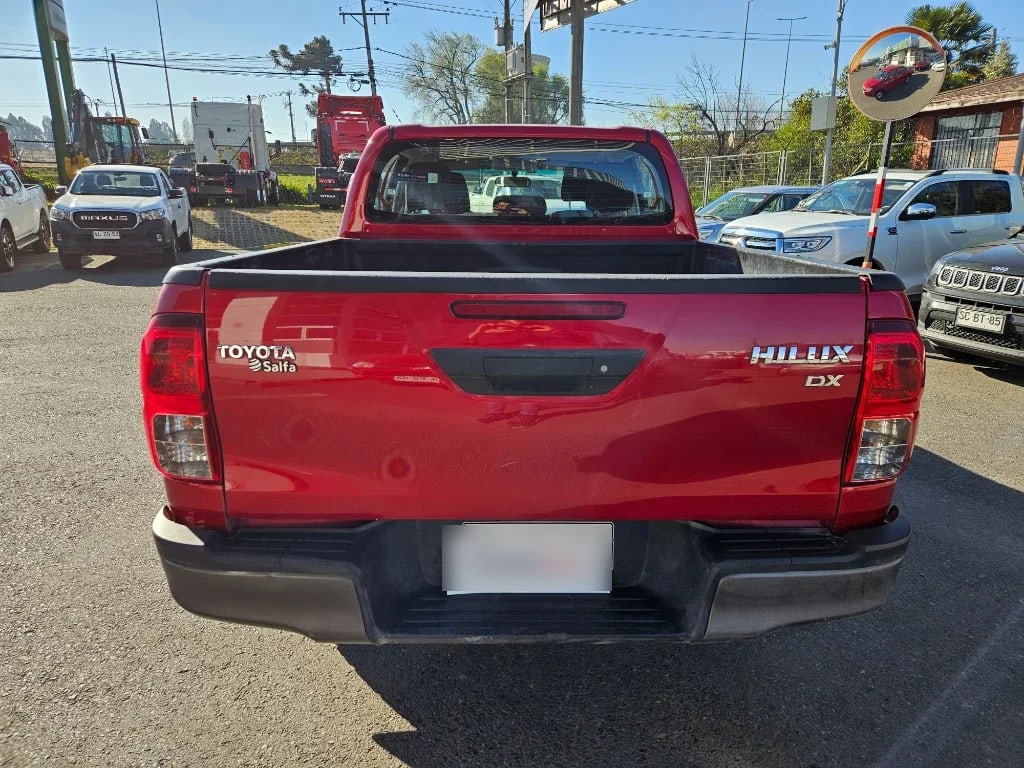 Toyota Hilux Dx Dcab Mt 4x4 2.4 año 2024