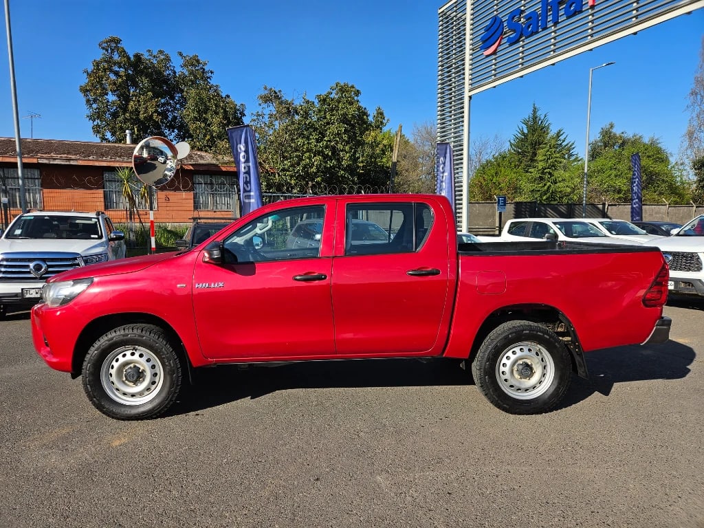 Toyota Hilux Dx Dcab Mt 4x4 2.4 año 2024