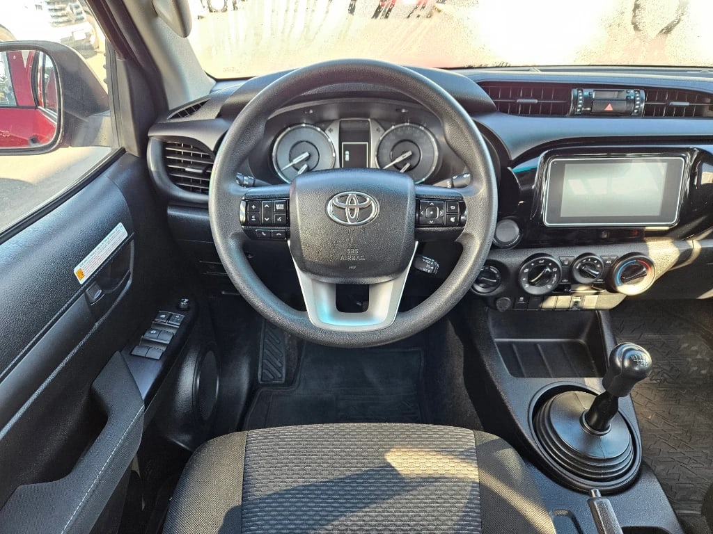 Toyota Hilux Dx Dcab Mt 4x4 2.4 año 2024