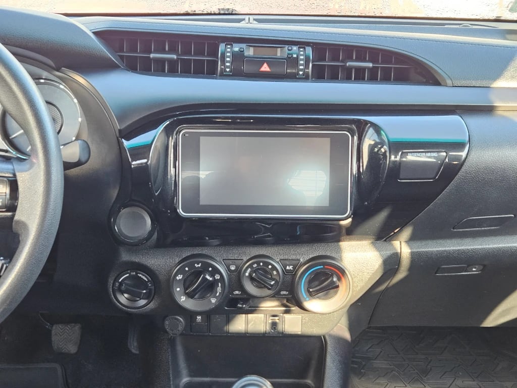 Toyota Hilux Dx Dcab Mt 4x4 2.4 año 2024