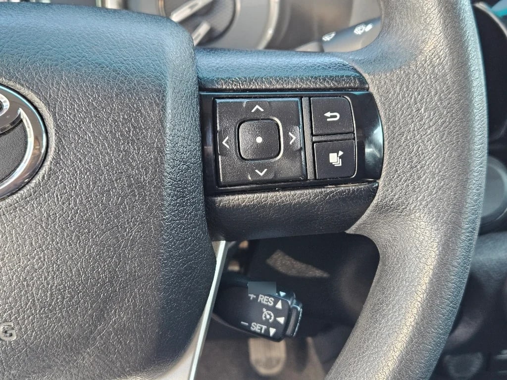 Toyota Hilux Dx Dcab Mt 4x4 2.4 año 2024