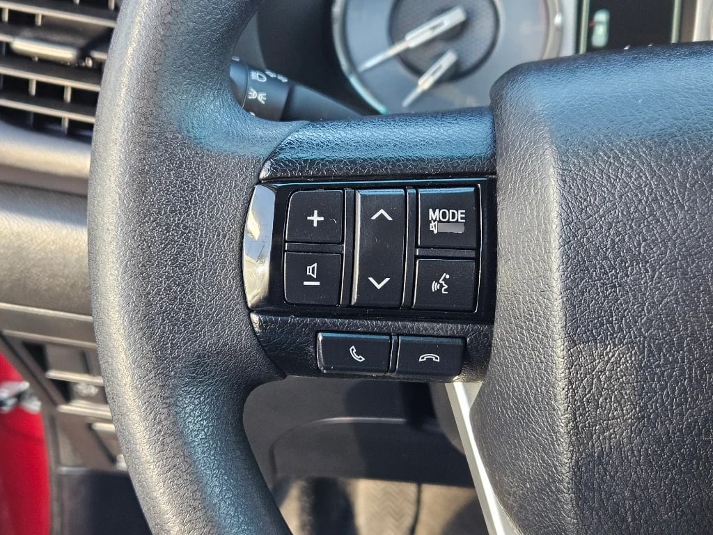 Toyota Hilux Dx Dcab Mt 4x4 2.4 año 2024