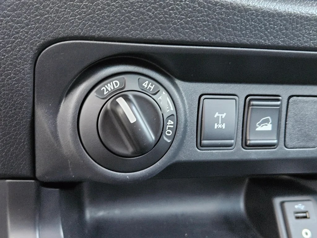Nissan Navara Cs 4x4 2.3tdi año 2023