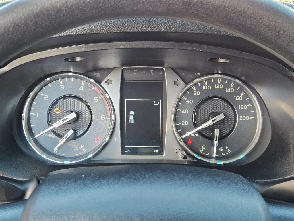 Toyota Hilux Dx Dcab Mt 4x4 2.4 año 2024