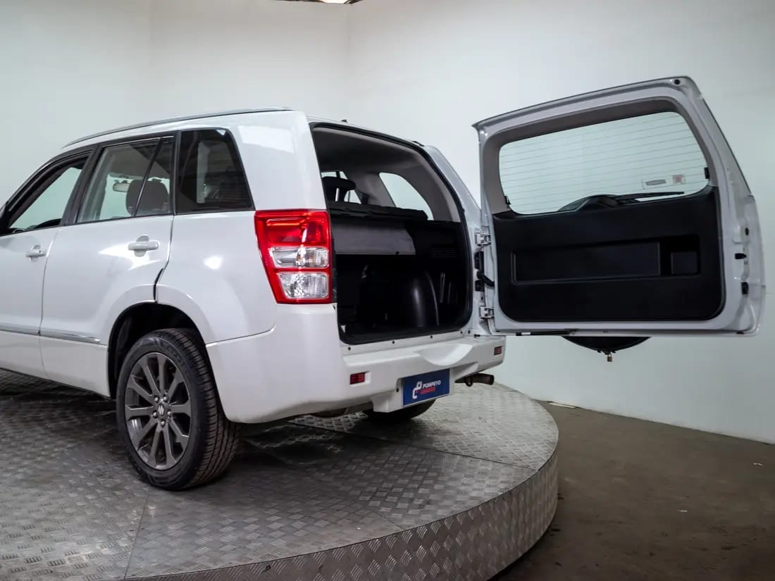 Suzuki Grand Nomade Grand Nomade 2.4 Glx Sport E4 Mt 4x4 año 2016