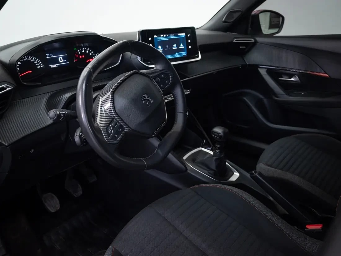 Peugeot New 2008 1.2 Active Pack Puretech 130 Mt año 2023