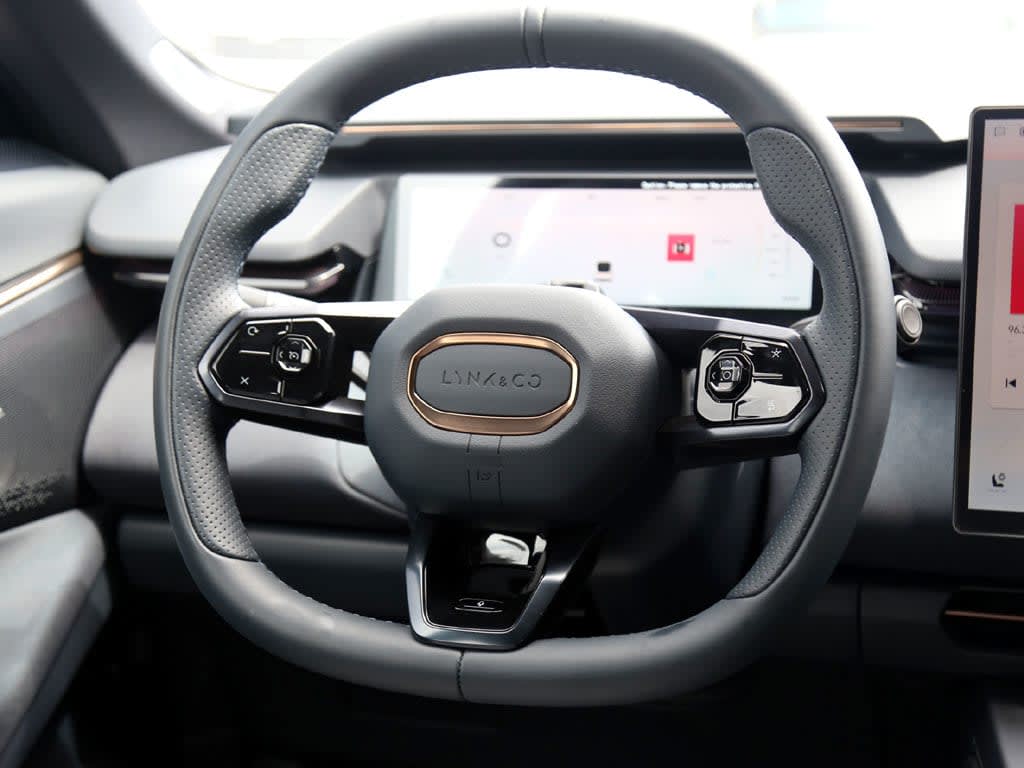 Lynk&Co 08 08 Phev año 2027