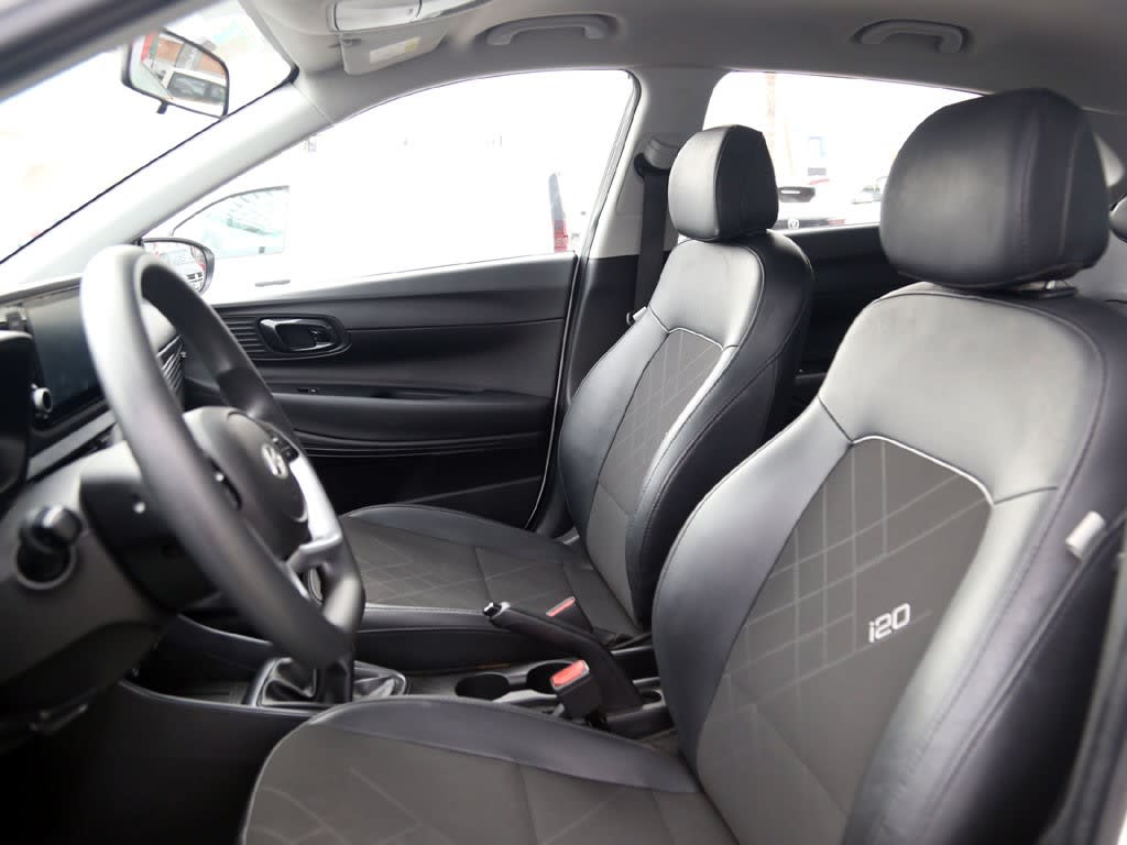 Hyundai I20 1.4 Plus Mt año 2025