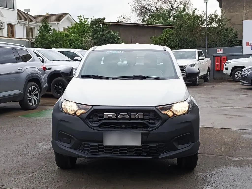 Ram 700 1.3 Slt Dc Mt año 2024