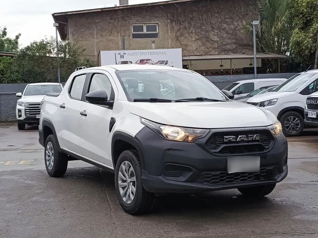 Ram 700 1.3 Slt Dc Mt año 2024
