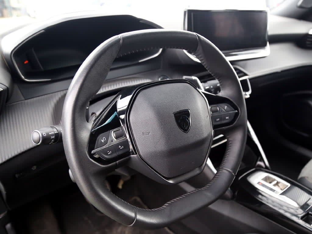 Peugeot 2008 Blue Hdi 1.5 Aut año 2025