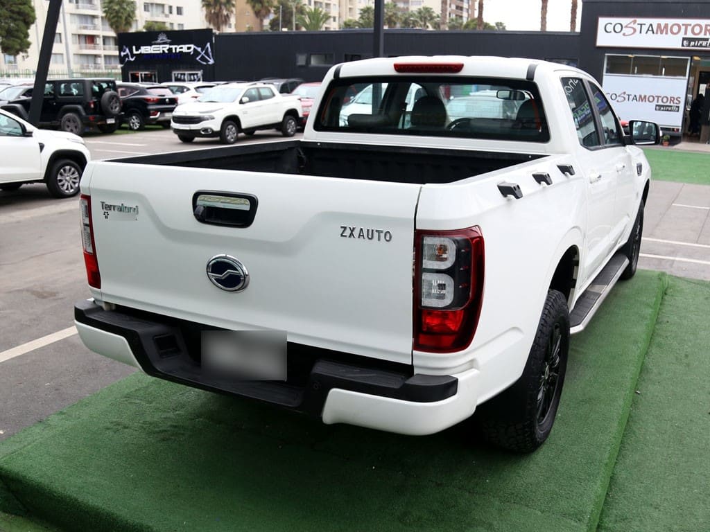 ZX Auto Terralord 4x2 2.5 Mt año 2023