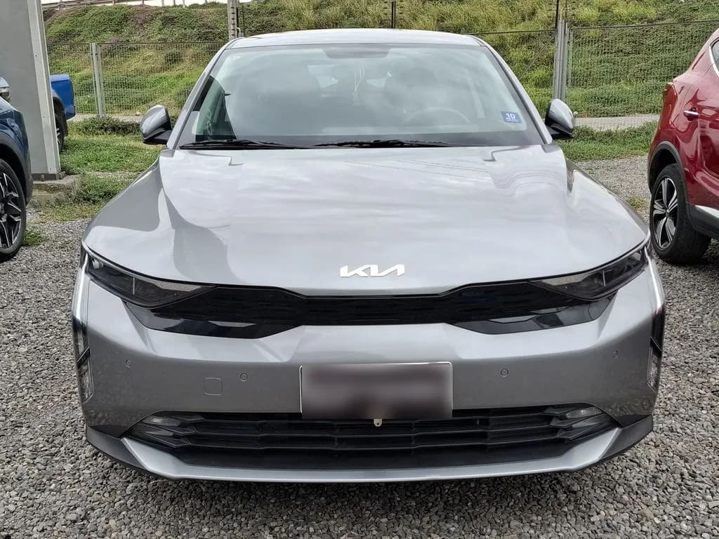 Kia K3 1.6 Ex 4x2 Mt 4p año 2024