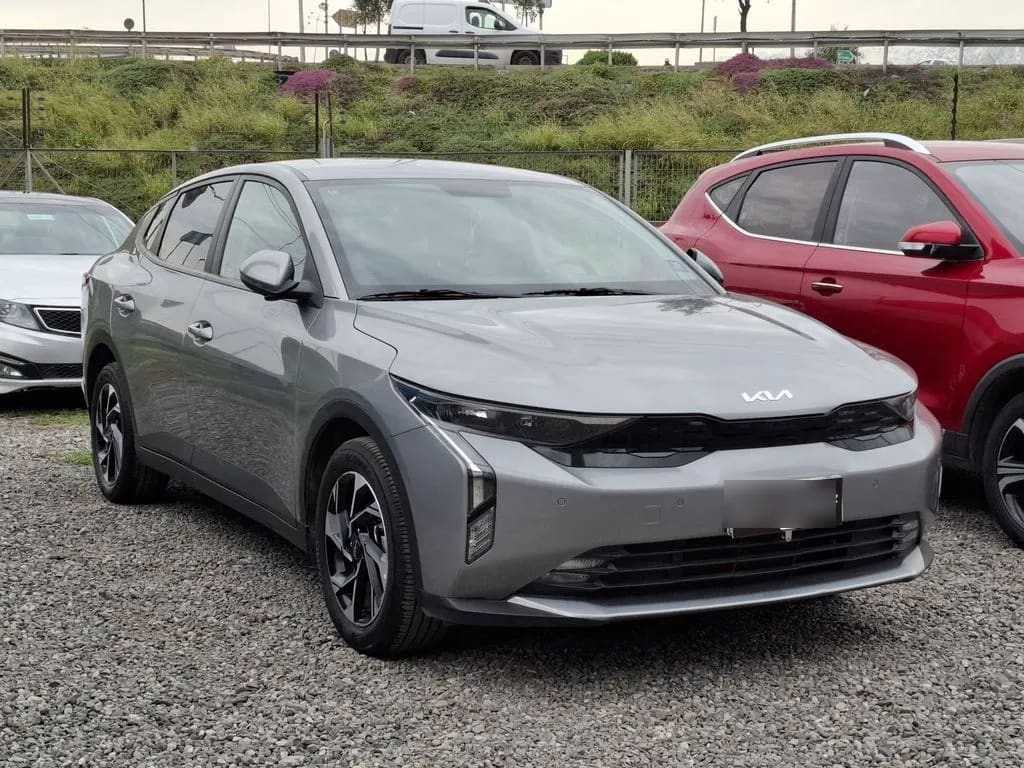 Kia K3 1.6 Ex 4x2 Mt 4p año 2024