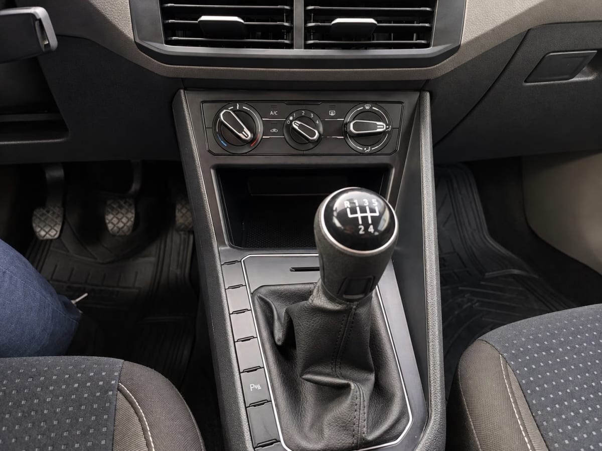 Volkswagen Virtus Mt5 Trendline Esc año 2019