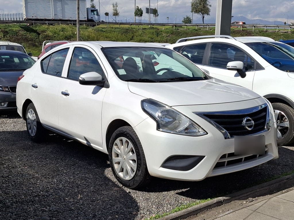 Nissan Versa 1.6 Sense 4x2 Mt 4p año 2020