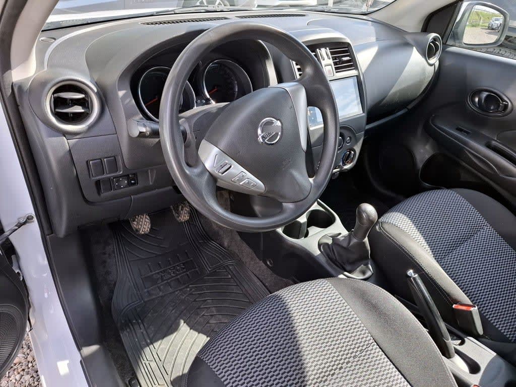Nissan Versa 1.6 Sense 4x2 Mt 4p año 2020
