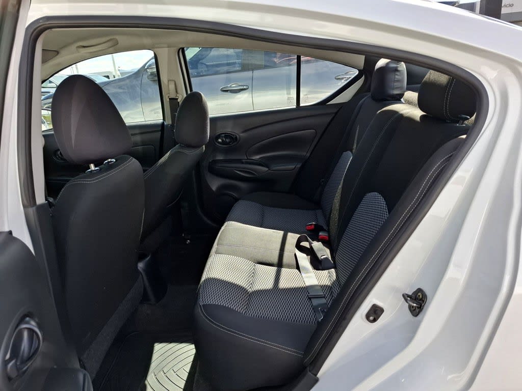 Nissan Versa 1.6 Sense 4x2 Mt 4p año 2020