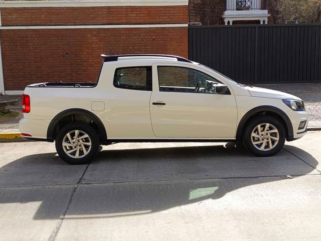 Volkswagen Saveiro 1.6 año 2022