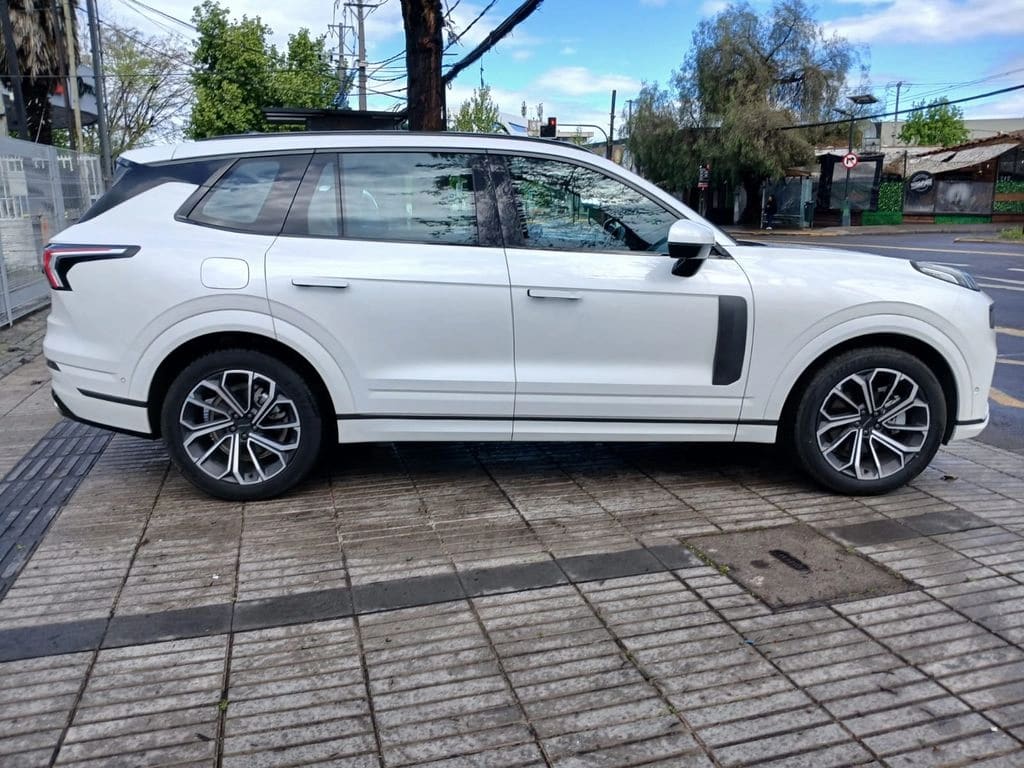Lynk&Co 09 09 Halo 2.0t At Híbrido año 2025